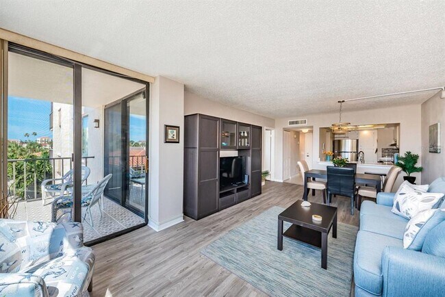 Building Photo - 6219 PALMA Blvd