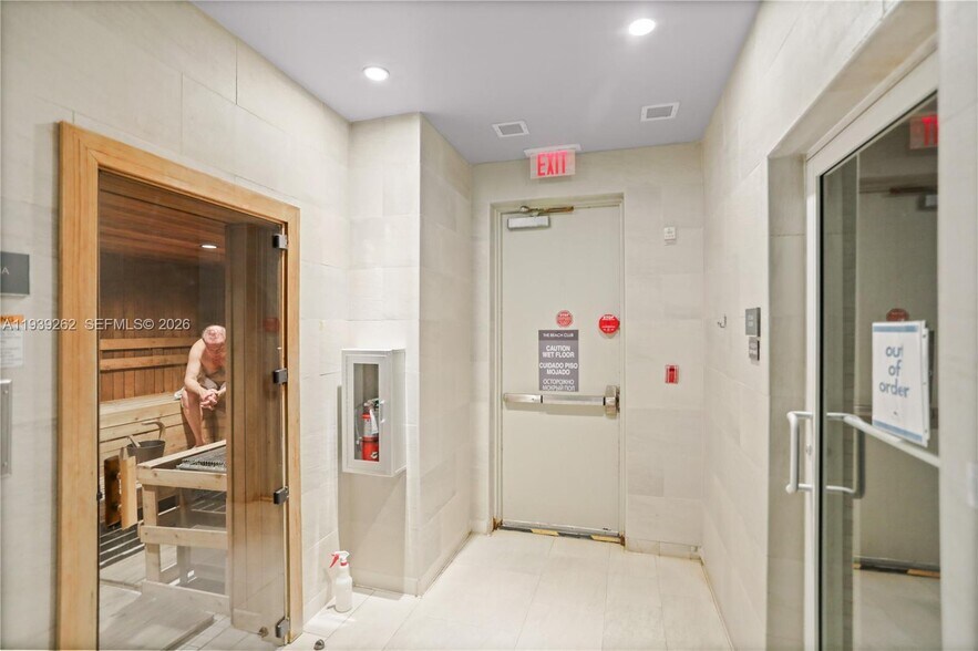 Building Photo - 1850 S Ocean Dr