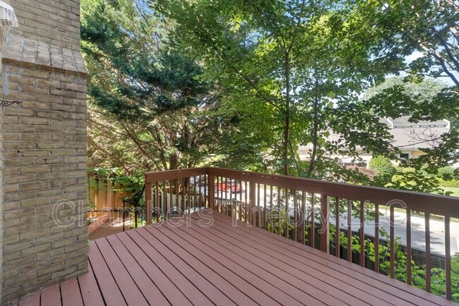 Building Photo - 2170 Kings Garden Way