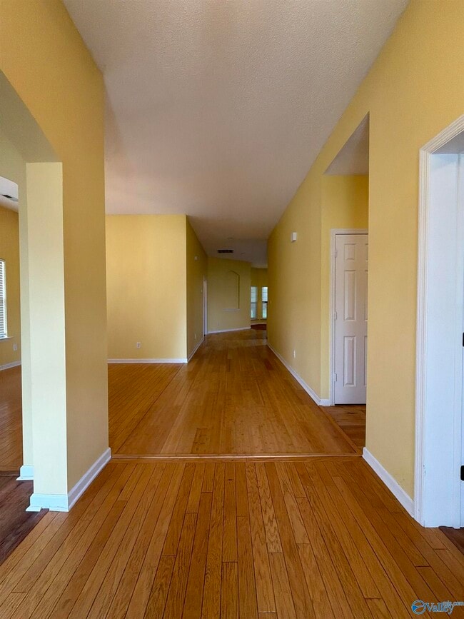 Building Photo - 216 Horseshoe Bend S