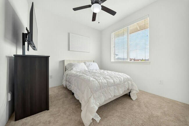 Building Photo - 724 Kakala St