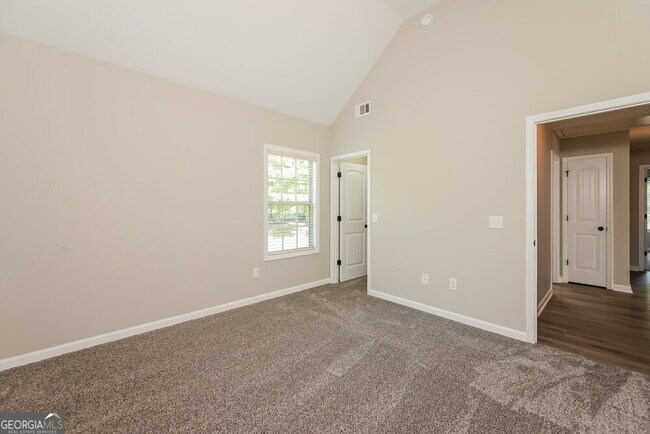 Building Photo - 2048 Woodland Brook Dr
