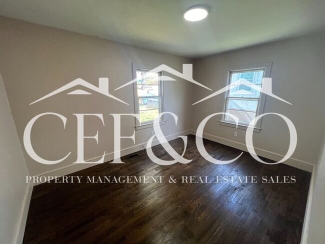 Building Photo - 2 bedroom home now available in Spartanburg