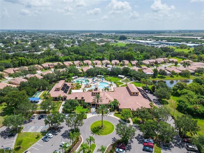 Building Photo - 210 Shell Falls Dr