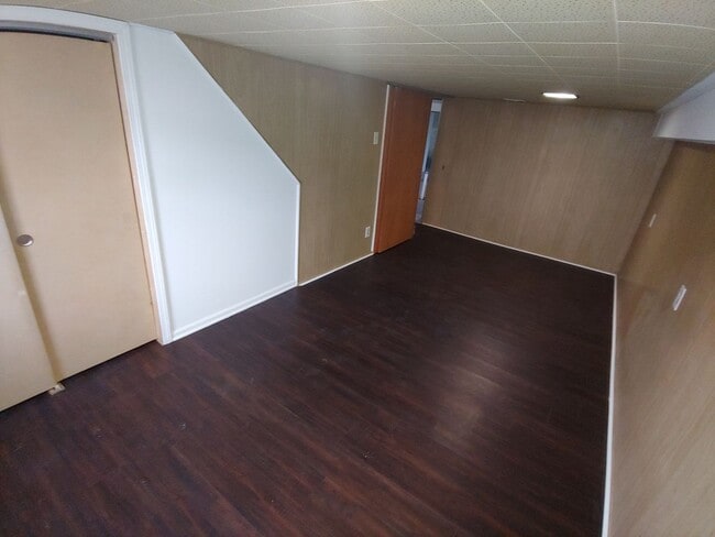 Building Photo - 3 Bedroom House Available NOW in Burnham I...