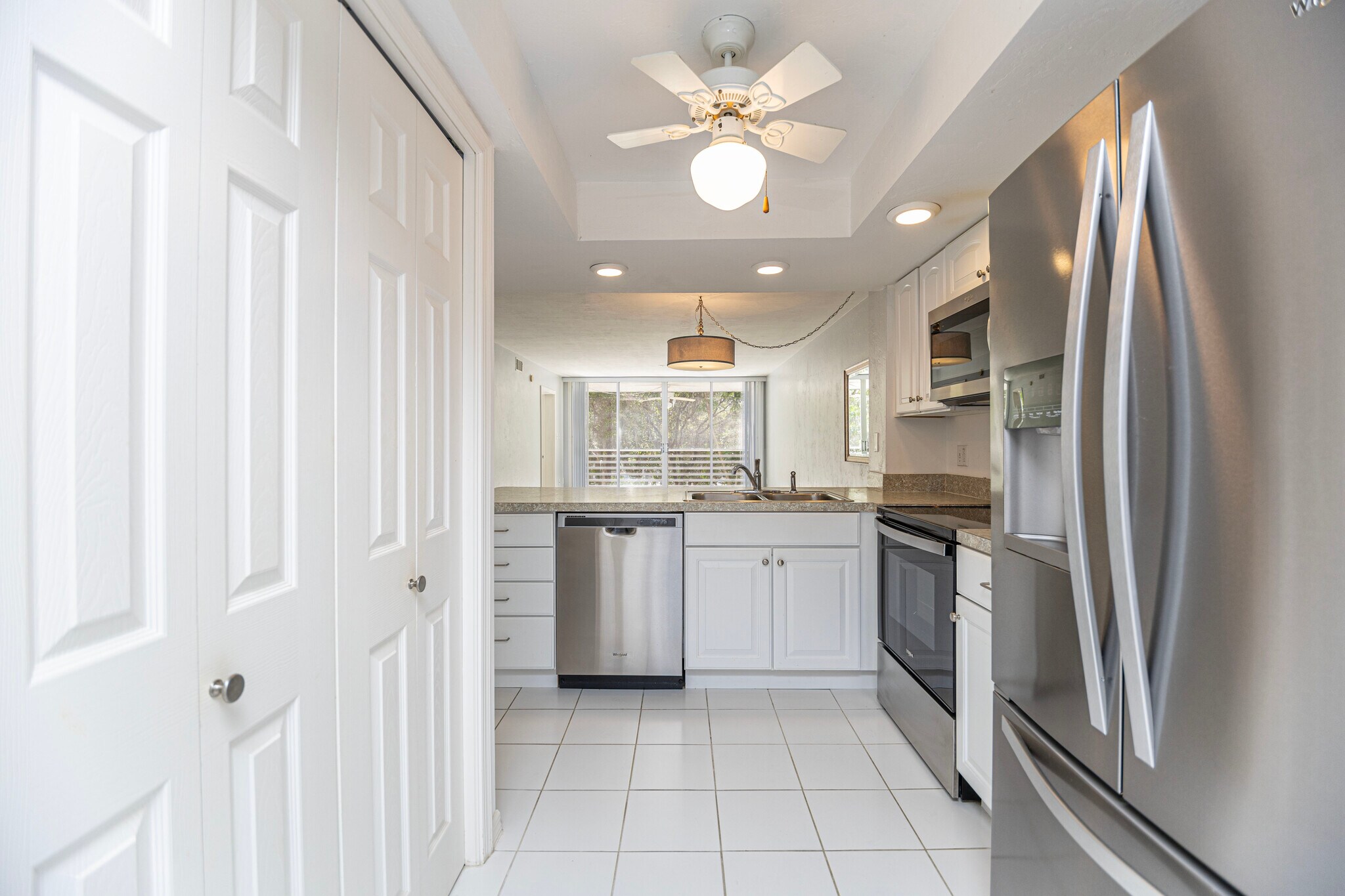 KITCHEN - 290 Naples Cove Dr