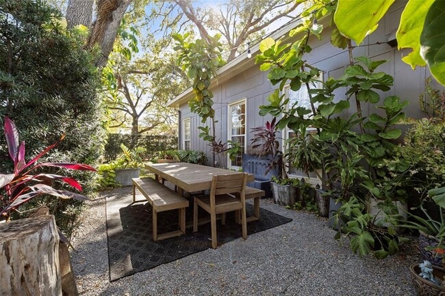 Building Photo - 3301 W Morrison Ave