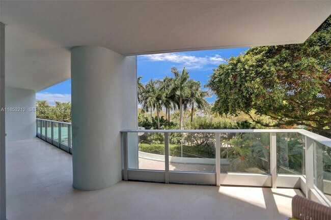 Building Photo - 2627 S Bayshore Dr