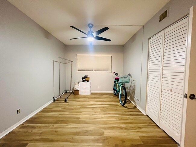 Building Photo - 3401 Spanish Trail