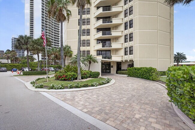 Building Photo - 2800 N Ocean Dr