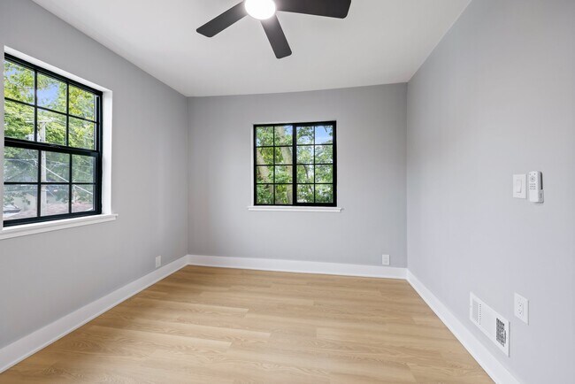 Building Photo - 1434 Circle Ave