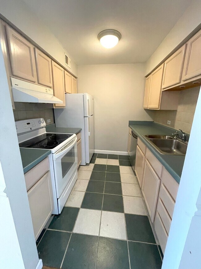 Building Photo - 6170 Knoll Ln Ct