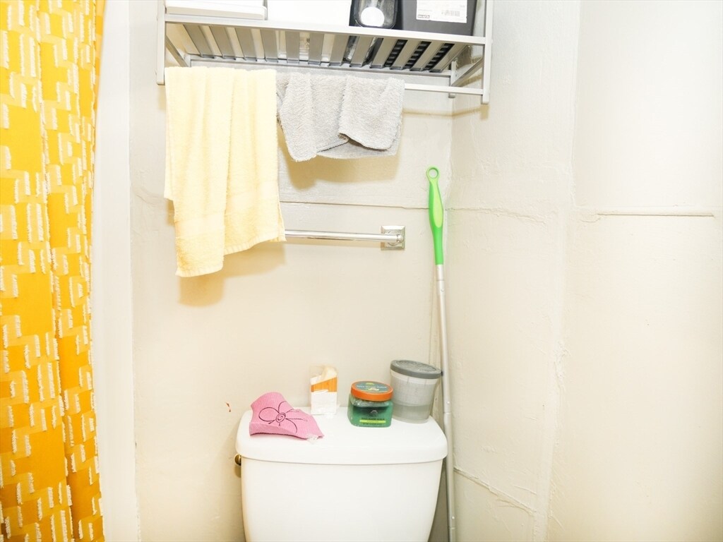 Building Photo - 254 W Newton St