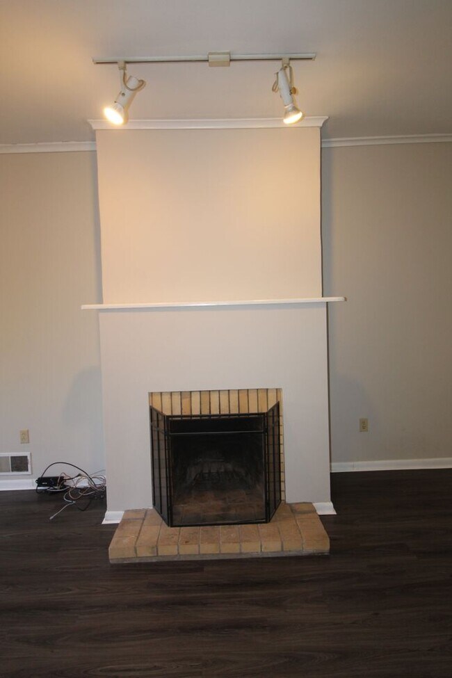 Building Photo - 707 Bellefonte St