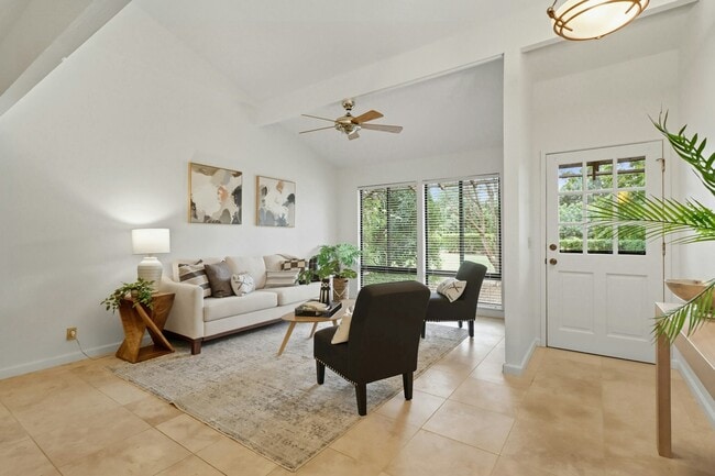 Building Photo - 2526 Overhill Ln