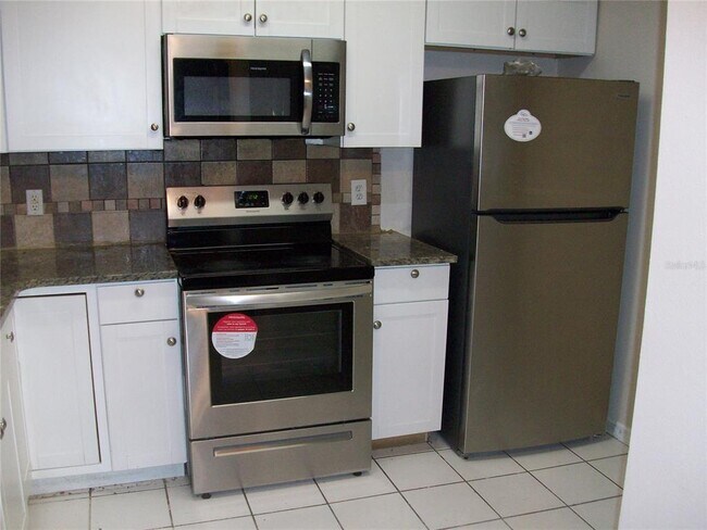 Building Photo - 495 Las Cortes Ln