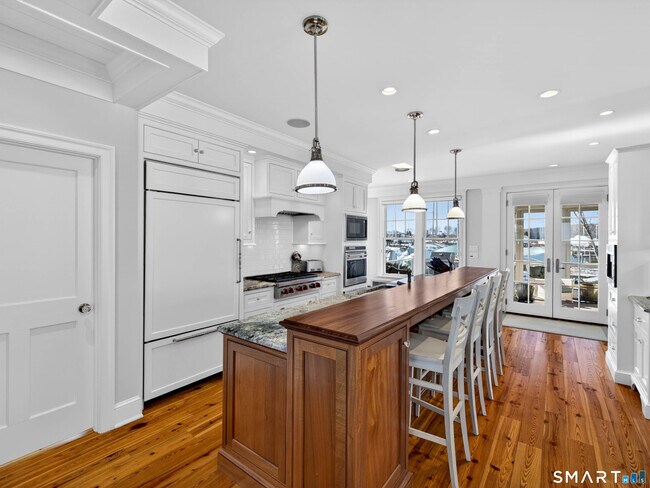 Building Photo - 505 Seaside Ave