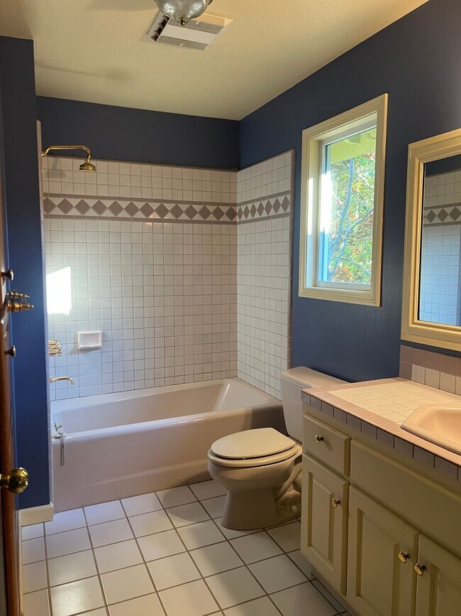 Building Photo - Mckinleyville House Tier 1