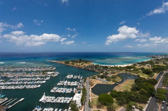 Building Photo - Yacht Harbor Towers Fully Furnished Oceanf...