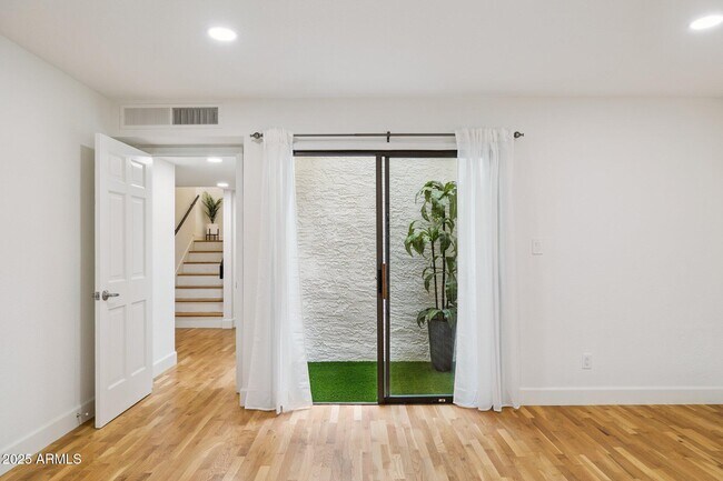 Building Photo - 5732 N 25th St