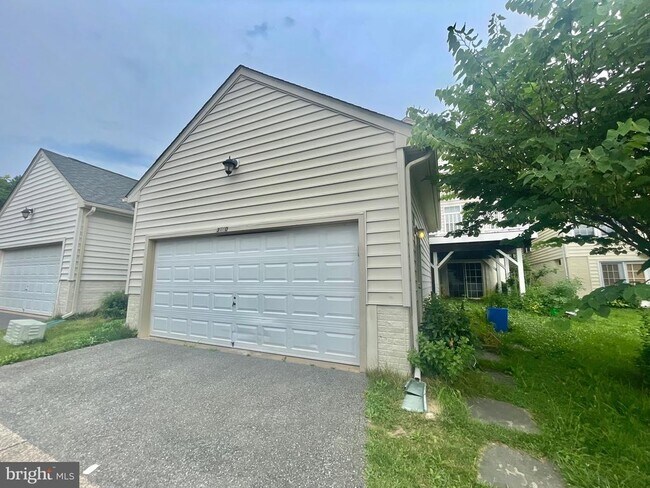 Building Photo - 23110 Mistflower Dr