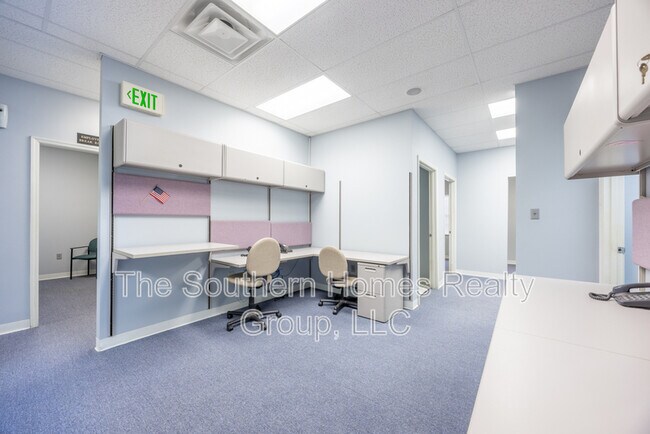 Building Photo - 305 Grady Rd