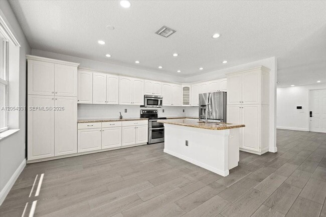 Building Photo - 5014 SW 155th Terrace