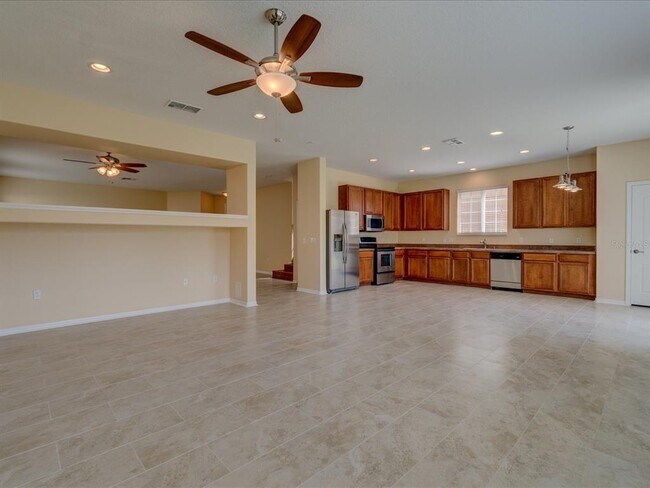 Building Photo - 17552 Queensland St