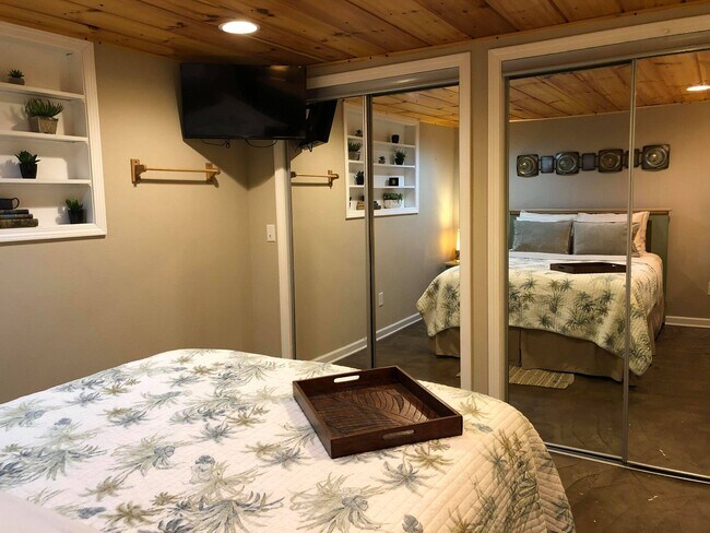 Building Photo - 487 Kentucky Ave