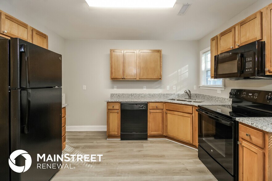 Building Photo - 2831 Camborne St