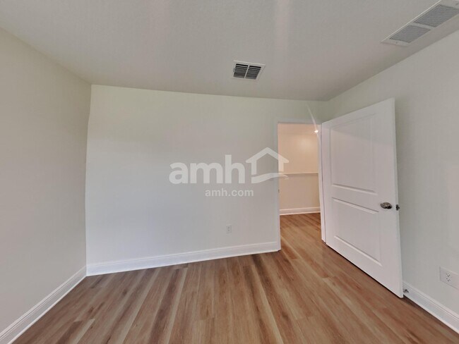 Building Photo - 27120 St Andrews Ave