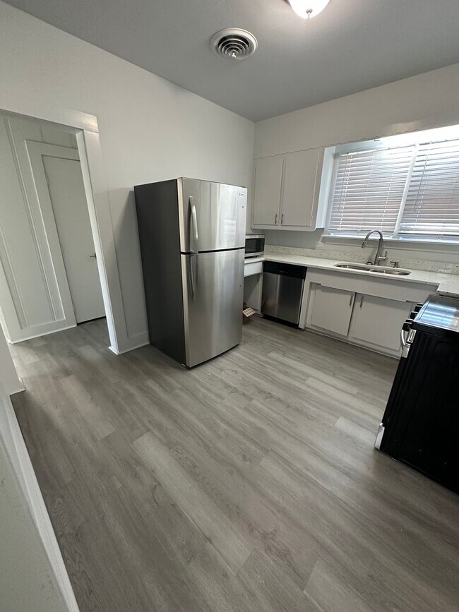 Building Photo - Luxury in Lockport-Newly Remodelled 4 Bedroom 2 Bath- $500 move in special!