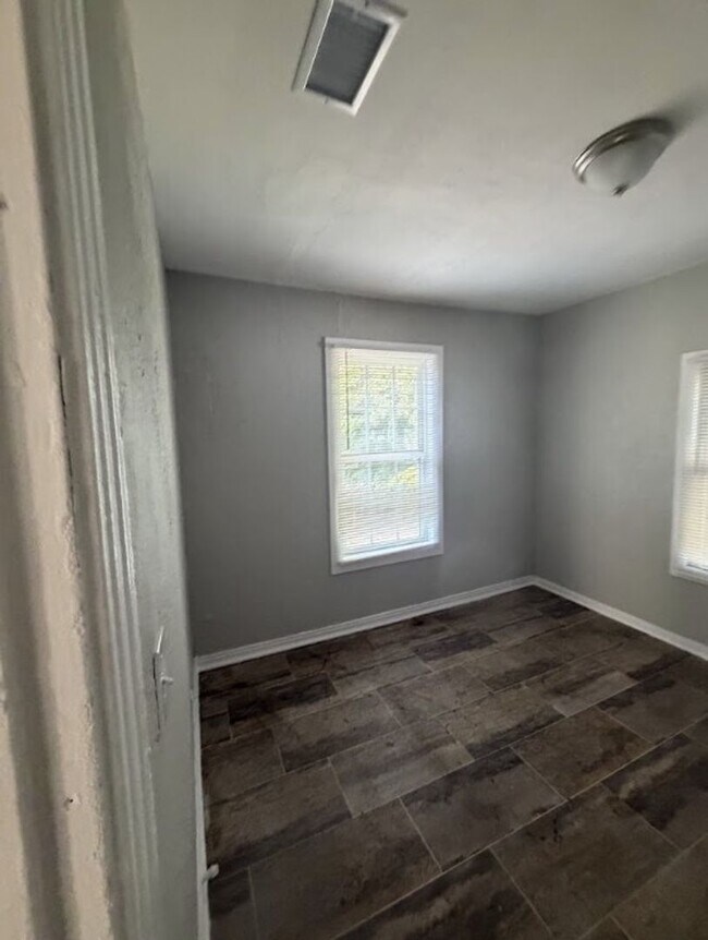 Building Photo - 5408 Como Dr