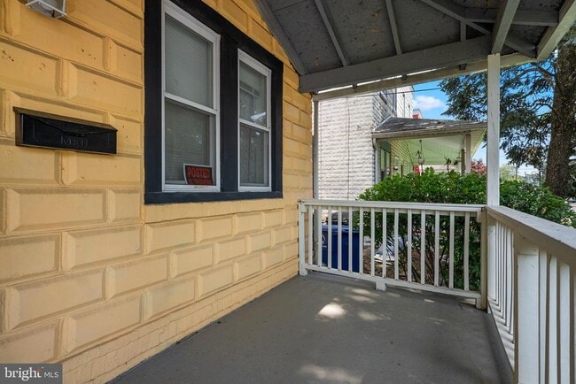 Building Photo - 642 Manor Rd