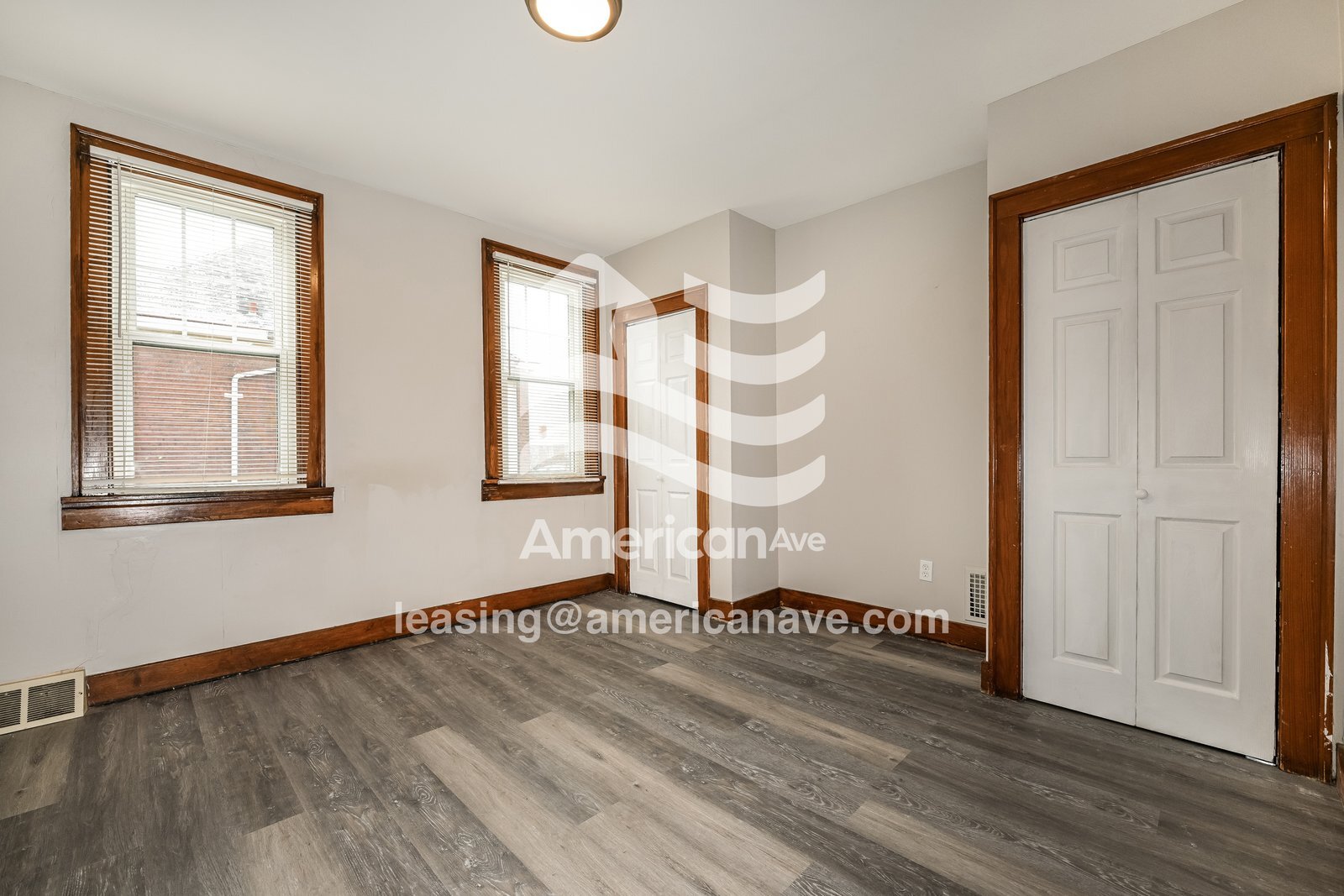 Building Photo - 726 Grandview Ave