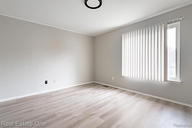Building Photo - 37095 Nottingham Dr