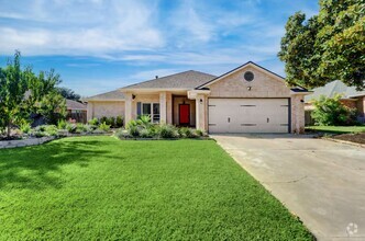 Building Photo - 1208 Rocky Creek Dr
