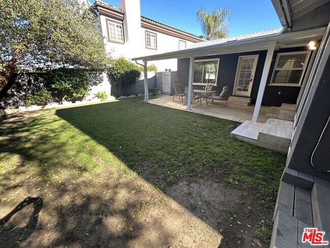 Building Photo - 5355 Rhea Ave