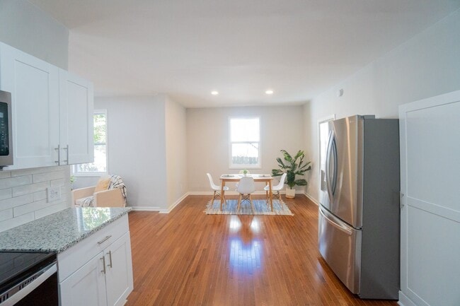 Building Photo - Charming East Nashville Home