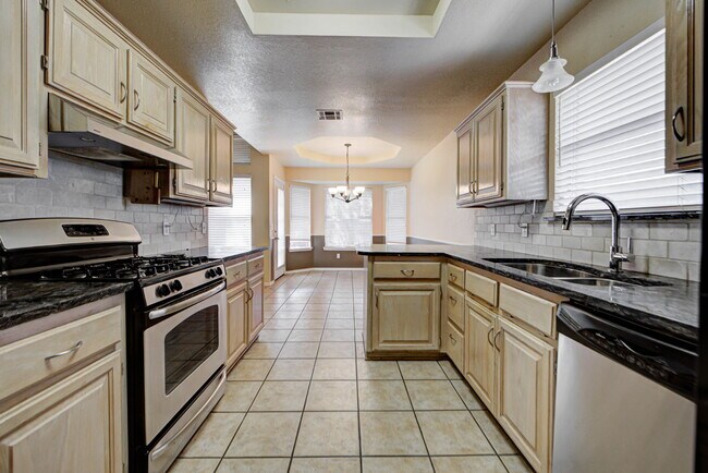 Building Photo - 2904 Canyon Oaks Ct