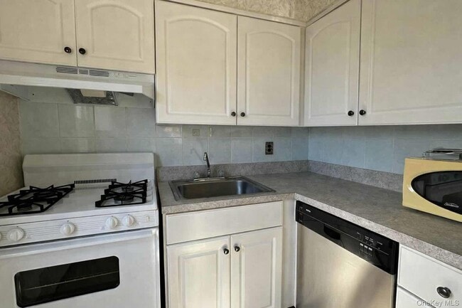 Building Photo - 3 Anchorage Ln