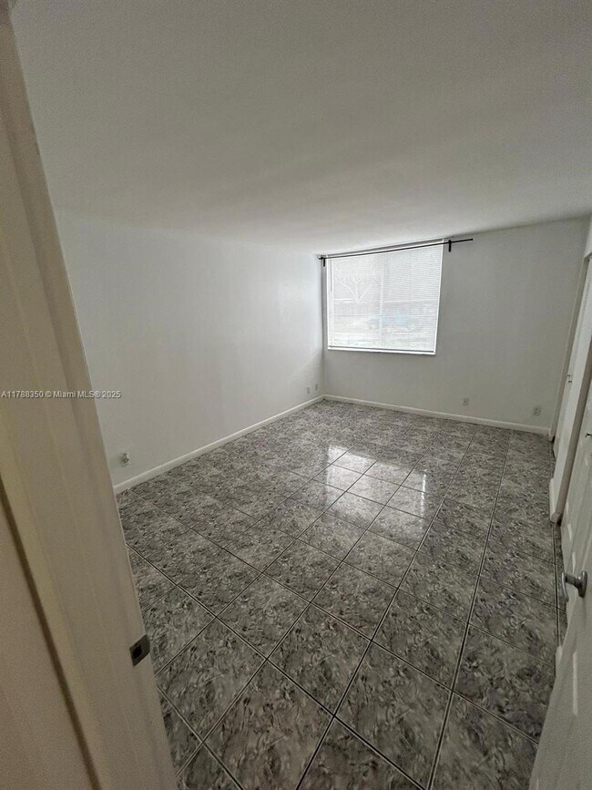 Building Photo - 10765 Cleary Blvd