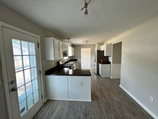 Building Photo - 448 Canoga Ct