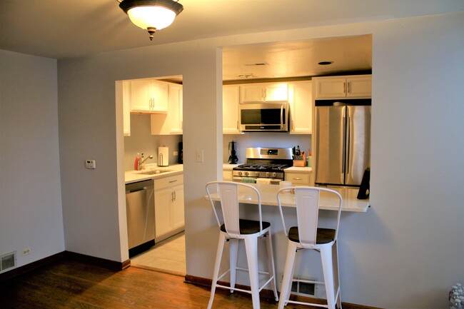 Dining Room (to Kitchen) - 1615 N Cleveland Ave