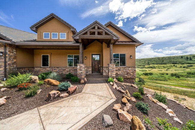 Building Photo - Beautiful Home in Forest Lakes