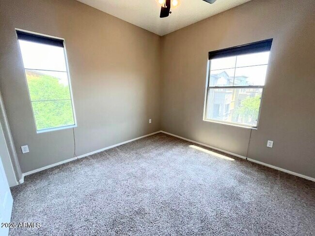 Building Photo - 2150 W Alameda Dr