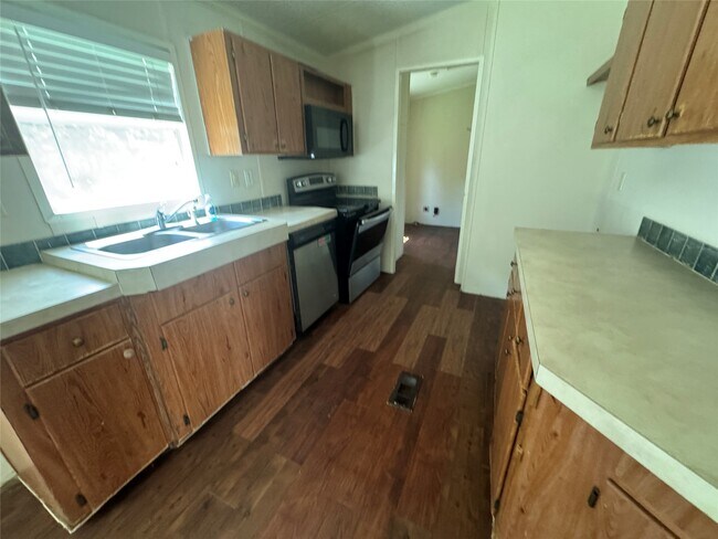 Building Photo - 16415 Tamra Ct