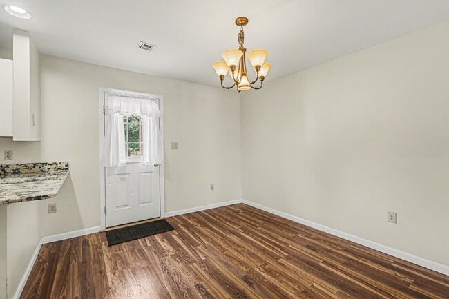 Building Photo - 3 bedroom 2.5 bathroom town-home for rent in Mechanicsburg