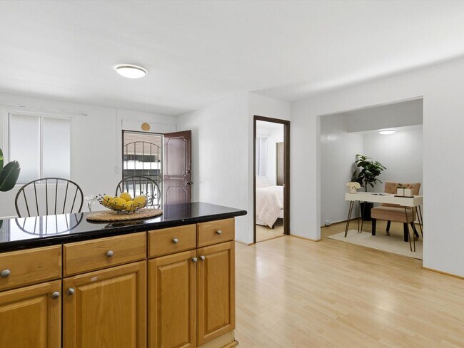 Building Photo - Central Makiki Two Bedroom Rental