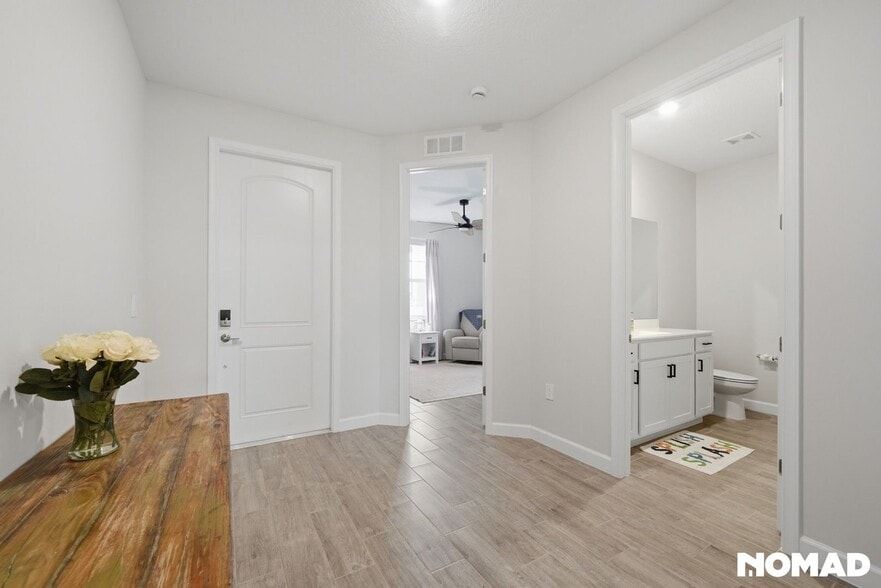Building Photo - 12220 SW Roma Cir